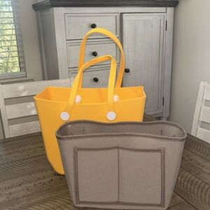 Versa Vira Everyday Tote w Removable insert organizer